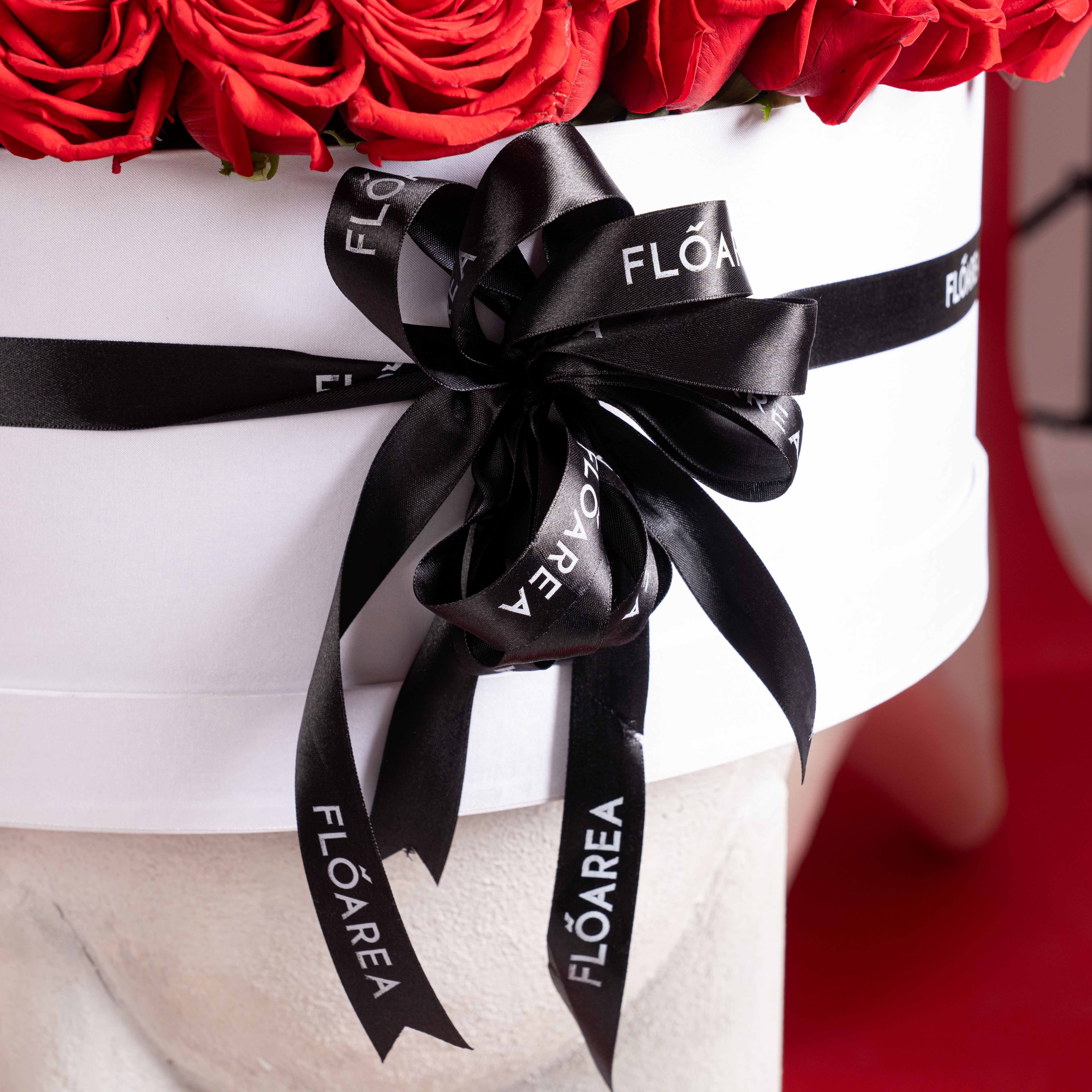 150 Red Roses Signature Hatbox