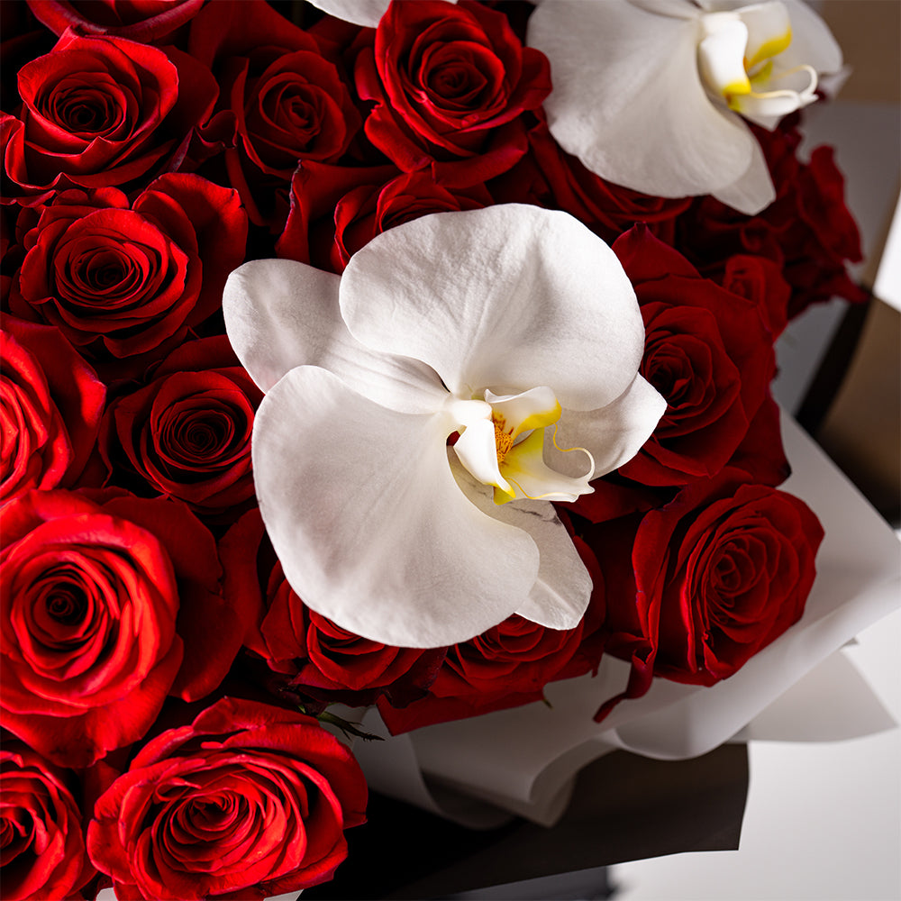 200-roses-&-orchid-bouquet-1800-aed-3