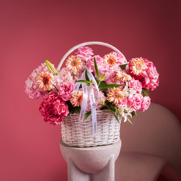 Blush Éclat Basket