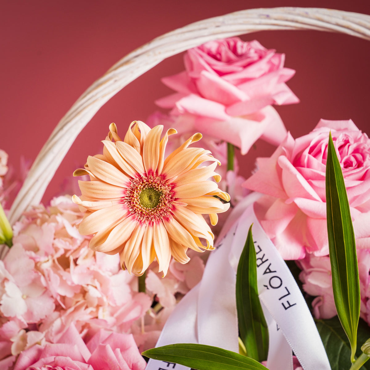 Blush Éclat Basket