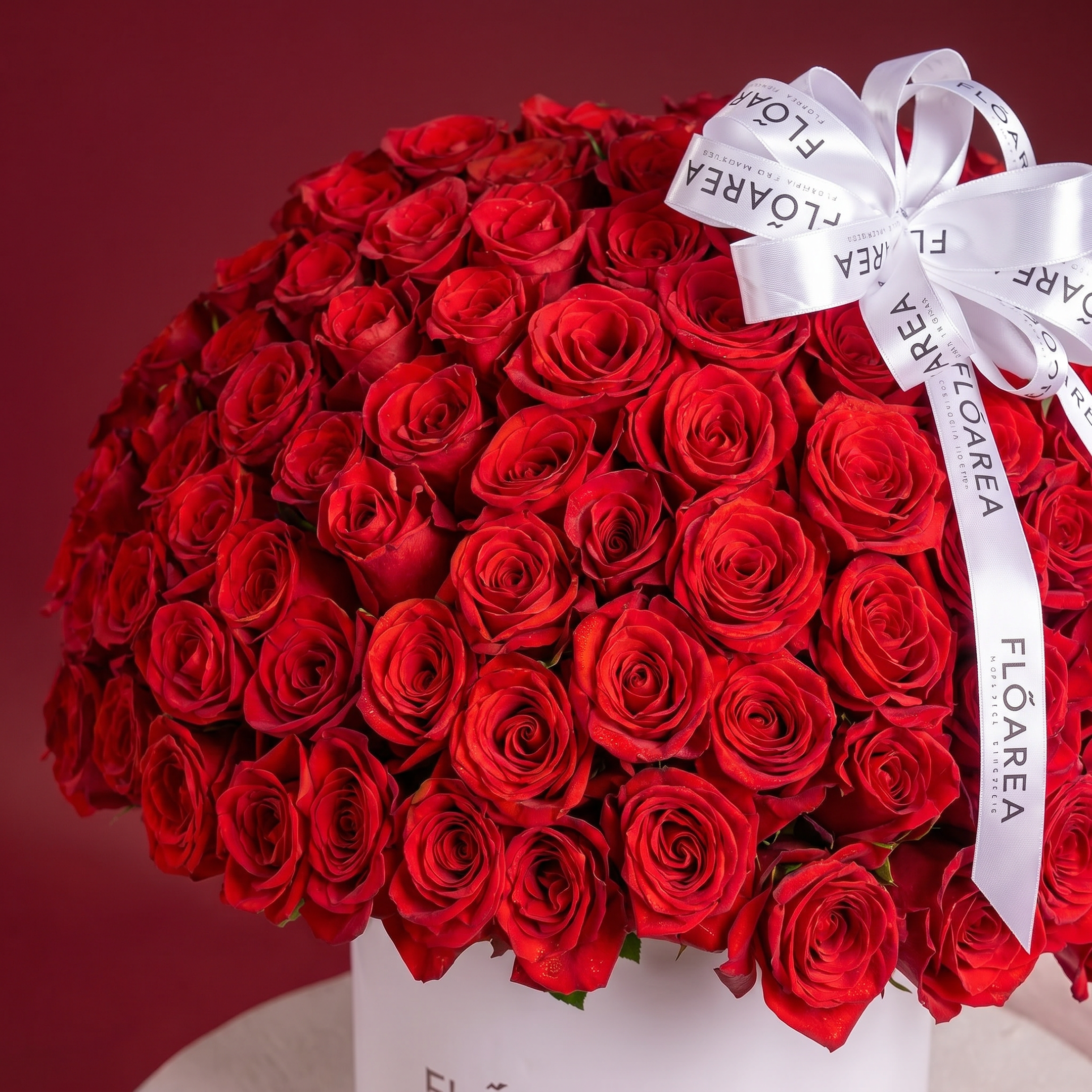 DOME RED ROSES BOX